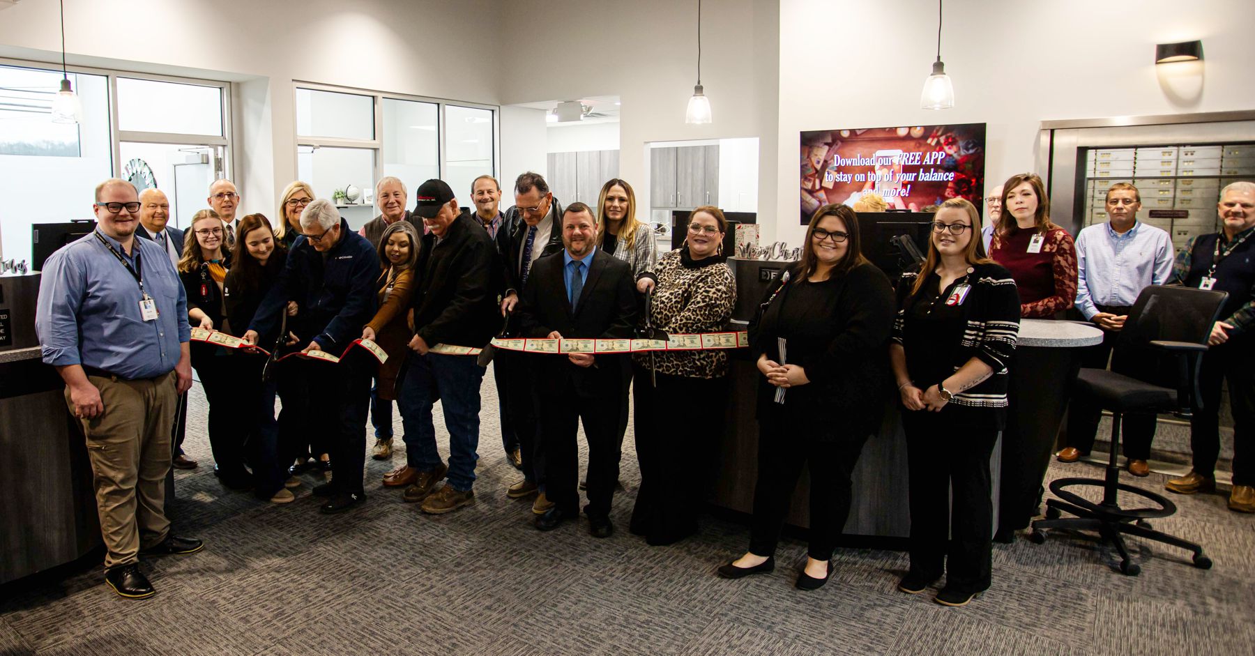 ribbon cutting at Jackson Pike office